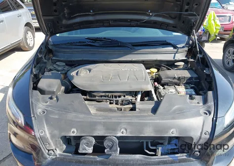 2016 Jeep Cherokee Latitude z USA, uszkodzony, nr VIN 1C4PJLCS4GW302683